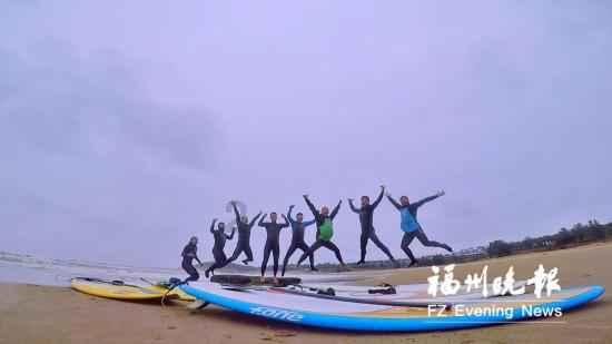 《隐秘而伟大》中，夏继成和顾耀东是什么关系？